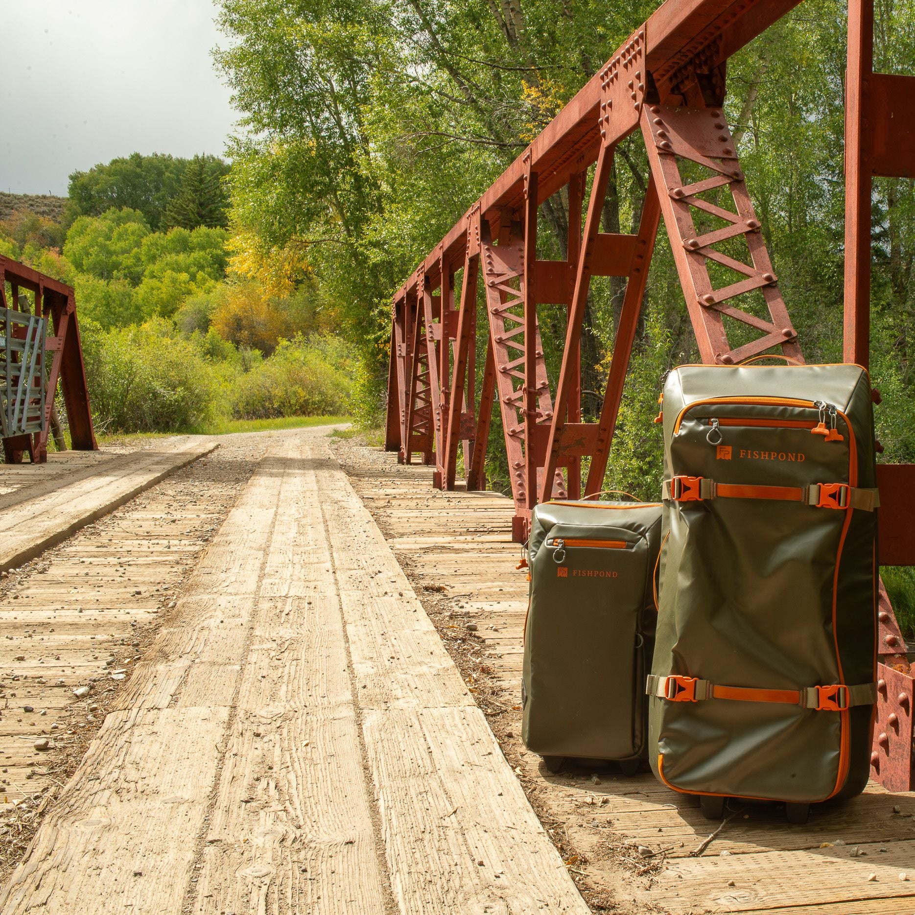 Fishpond Stormshadow Rolling Carry-On - Image 8
