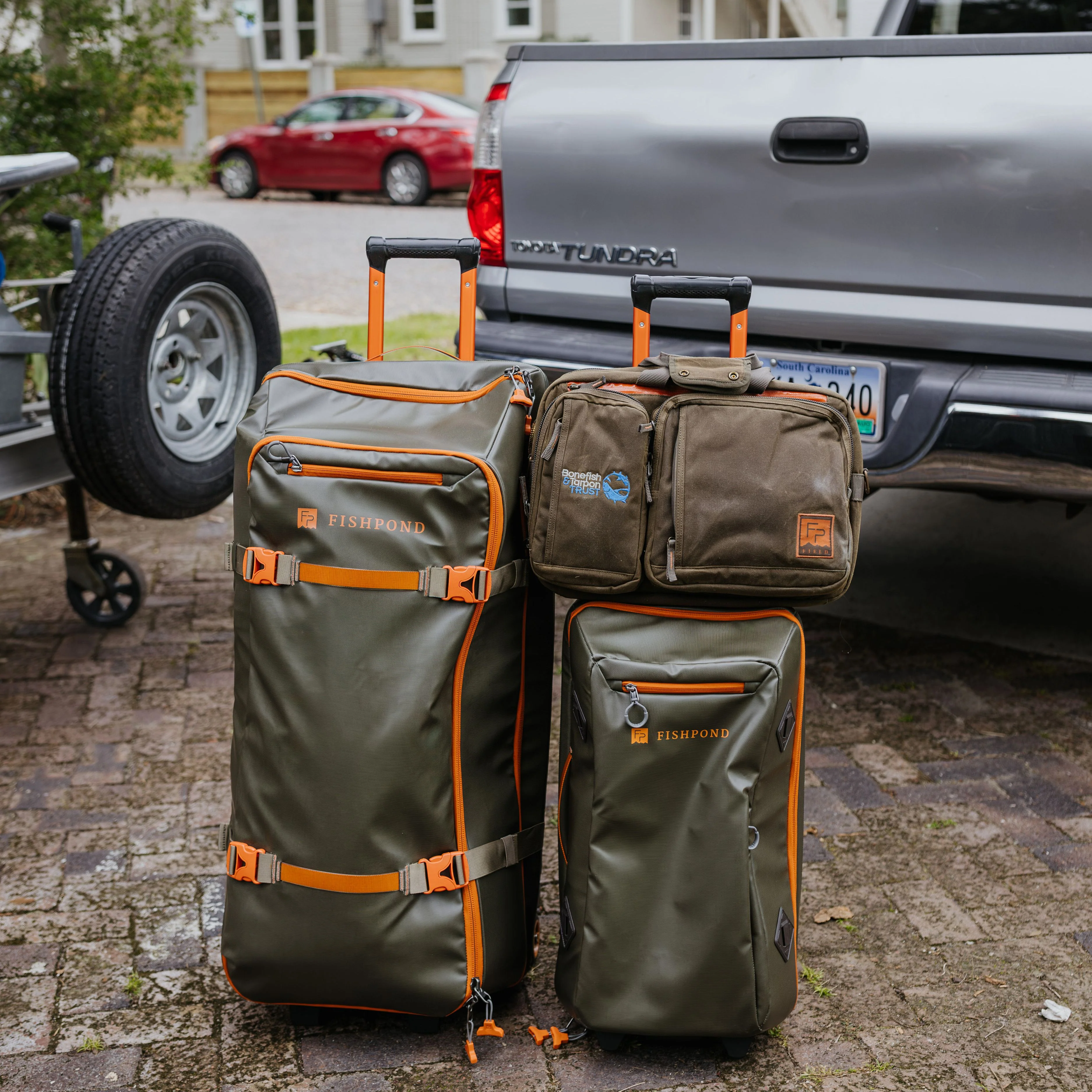 Fishpond Stormshadow Rolling Carry-On - Image 9
