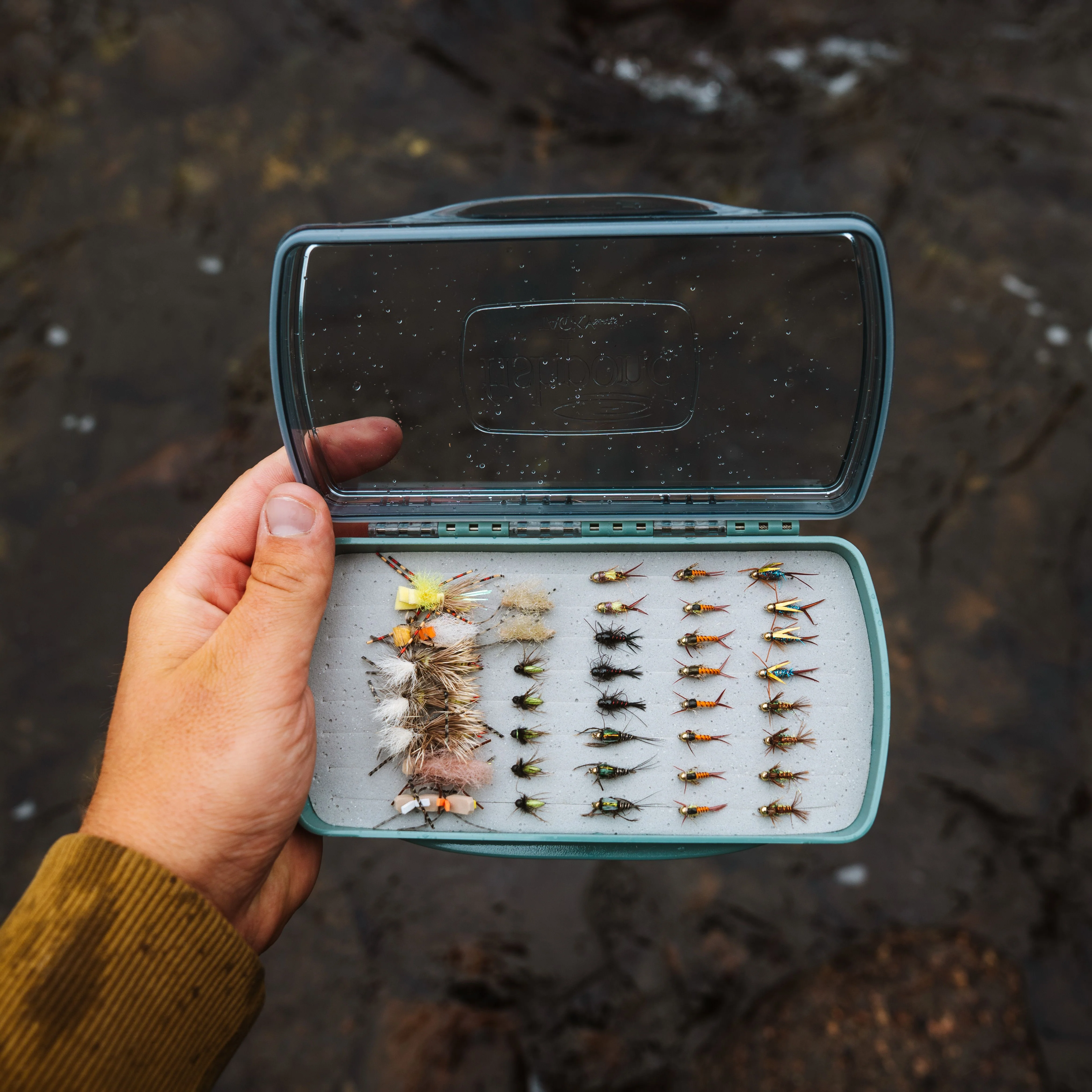 Fishpond Tacky Pescador Medium Clear Fly Box with Dynamic Foam - Image 5